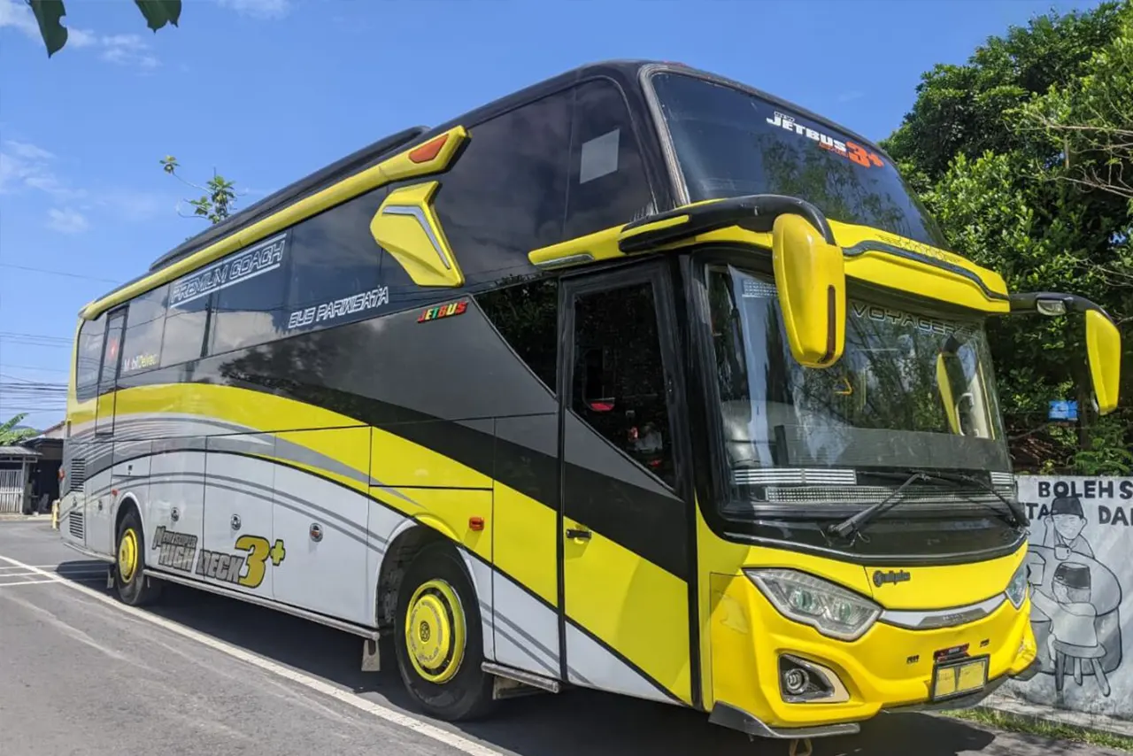 Sewa Bus Pariwisata Jogja 50 Seat